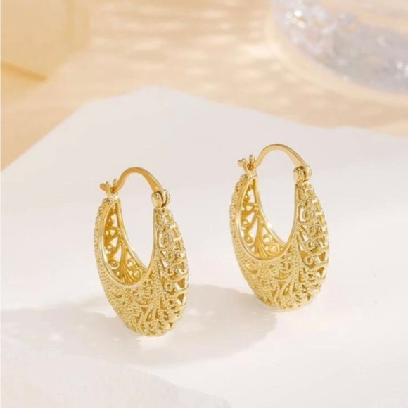Gold Plated bohemian hollow out hoop earrings/ Boho Earrings/ Vintage earrings - Picture 3 of 9